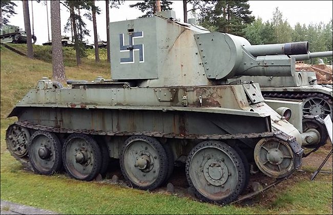 finnish-army-BT-42-assault-gun-parola.jpg