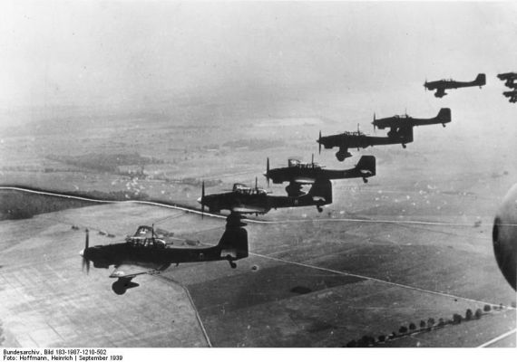 Click to view full size image
 ============== 
Poland.- Junkers Ju 87s in flight.
