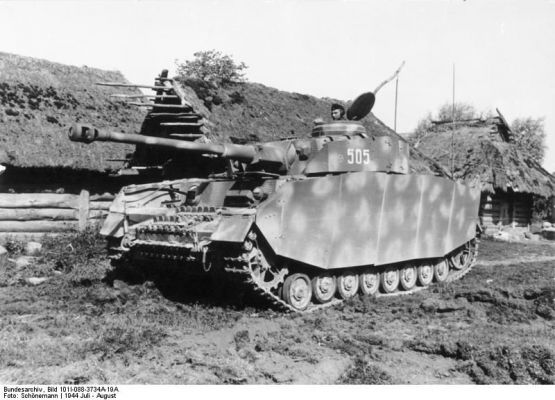 Click to view full size image
 ============== 
Panzer IV Ausf. H medium tank of 29th Regiment of German 12th Panzer Division on the Eastern Front, Jul 1944.

Source: German Federal Archive
