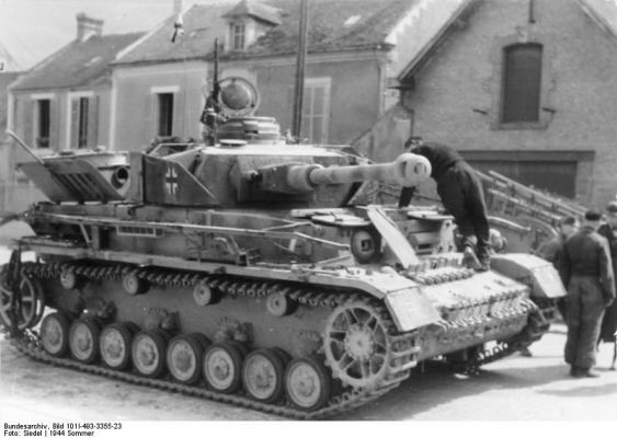 Click to view full size image
 ============== 
Panzer IV tank of German 12th SS Panzer Division \'Hitlerjugend\' Rouen, France, 21 Jun 1944.

Source: German Federal Archive
