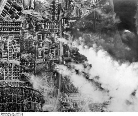 Click to view full size image
 ============== 
Aerial view of Stalingrad from a German bomber, Russia, Sep 1942.

Source: German Federal Archive
