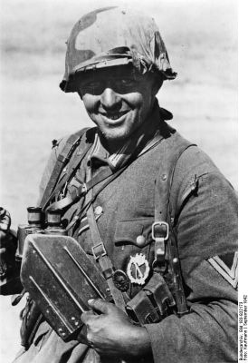 Click to view full size image
 ============== 
A German soldier near Stalingrad, Russia, Sep 1942.

Source: German Federal Archive
